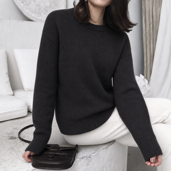 Cozy women's fluffy crew neck jumper. Oversized fit & balloon sleeves for ultimate comfort & style.
